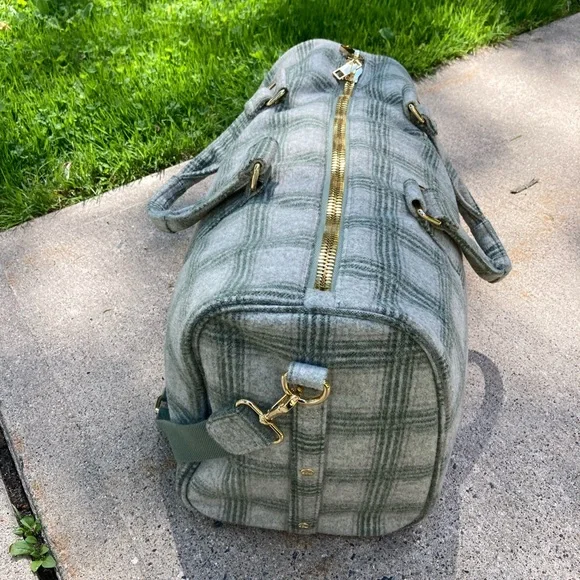 Stoney Clover Lane Wool Plaid Duffle Bag Snowed In Green - Picture 6 of 17